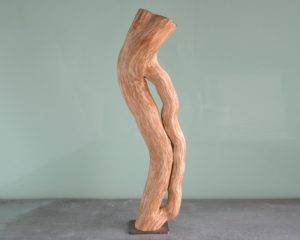 Sculpture en bois brut de l'artiste et sculpteur français Frédéric Ansermet.