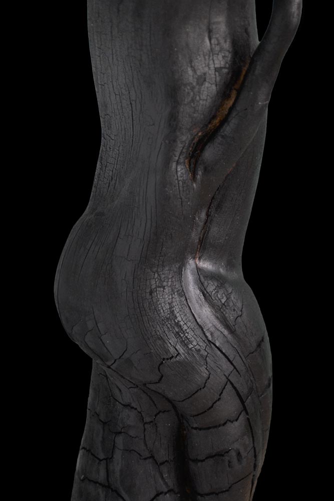 Sculpture en bois brulé, petit format