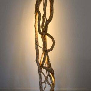 Luminaire LED en bois brut, bois flotté naturel par le sculpteur et artiste français Frédéric Ansermet